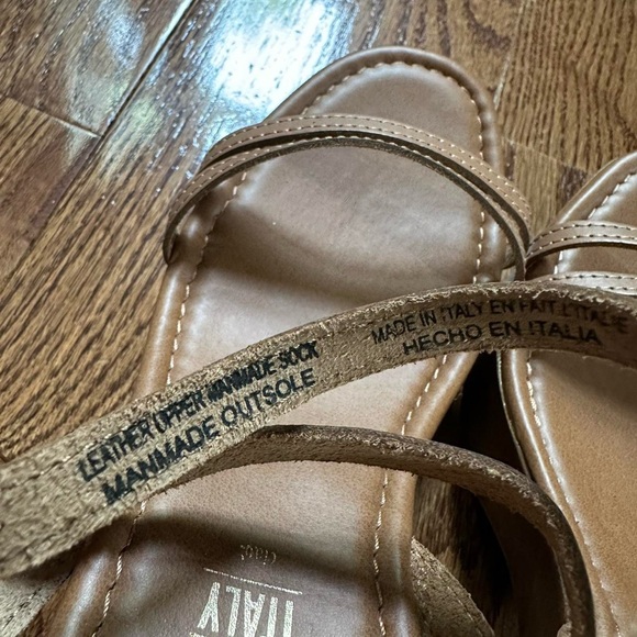 Seychelles Heels - Picture 6 of 8